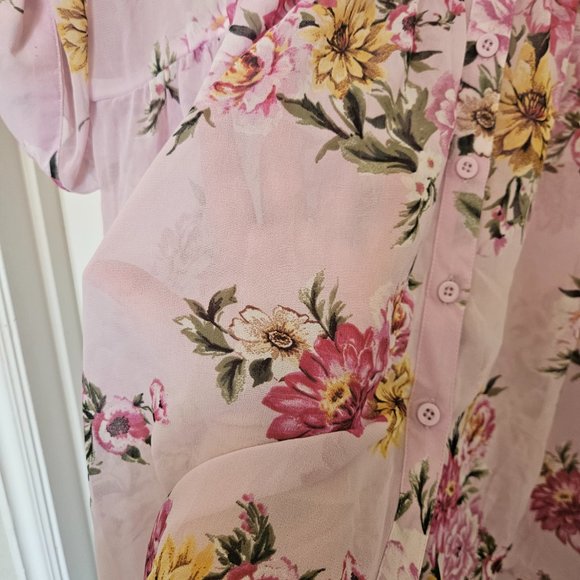 Torrid NWT high low top, button up top, pink floral, size 2 - Picture 7 of 10